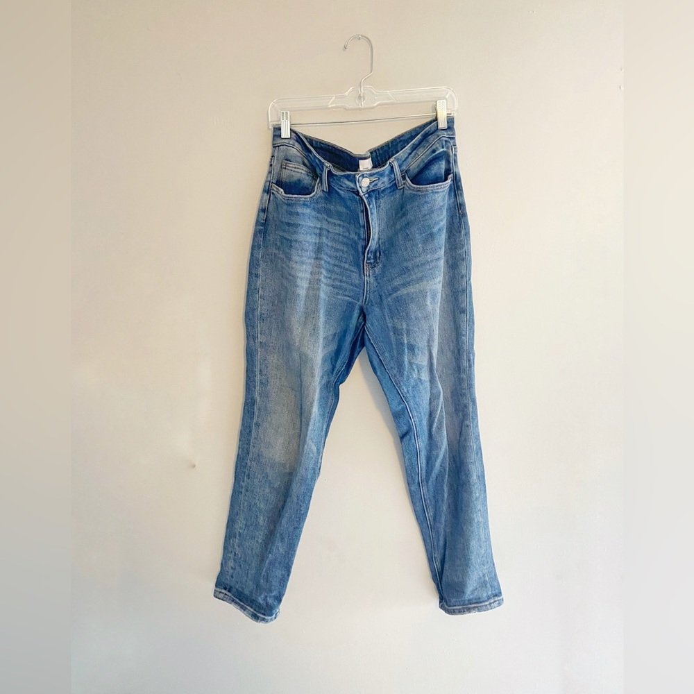 Medium acid wash straight leg jeans
